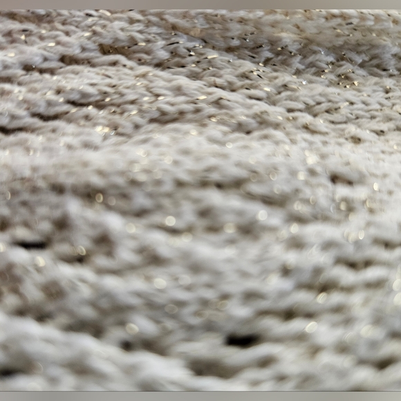 NWOT - Finity Crocheted White Shawl Sweater Wrap with gold threading - Picture 5 of 5